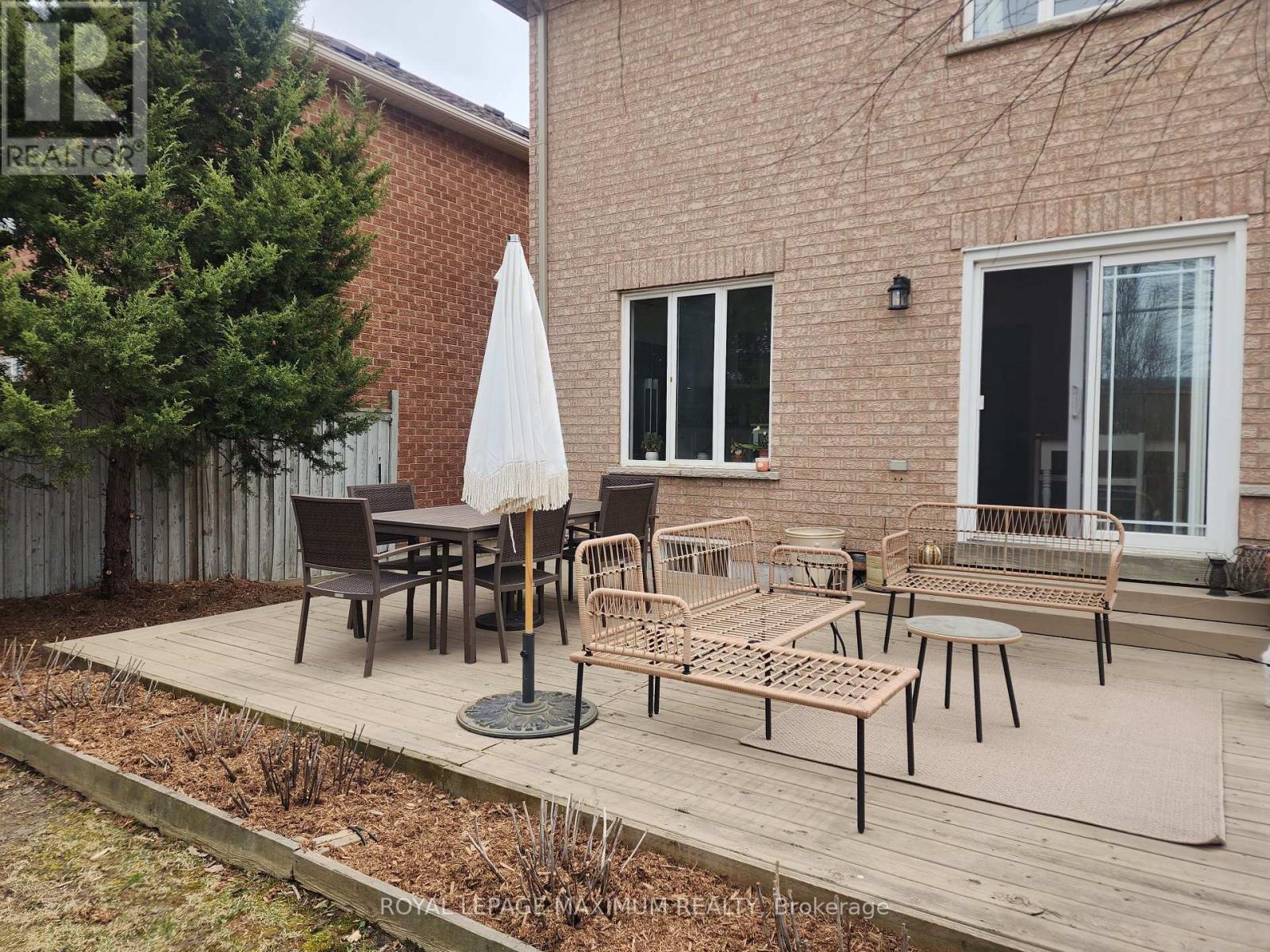 












81 THORNTON CRESCENT

,
Vaughan,




Ontario
L6A2T1

