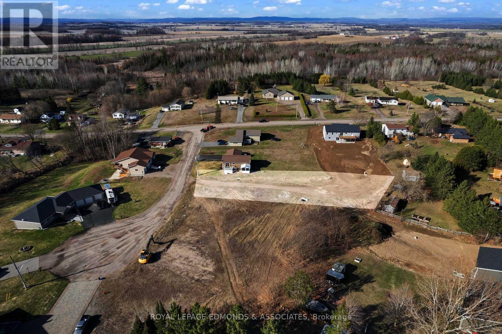 












5 MAPLEVIEW COURT

,
Whitewater Region,







Ontario
K0J1C0

