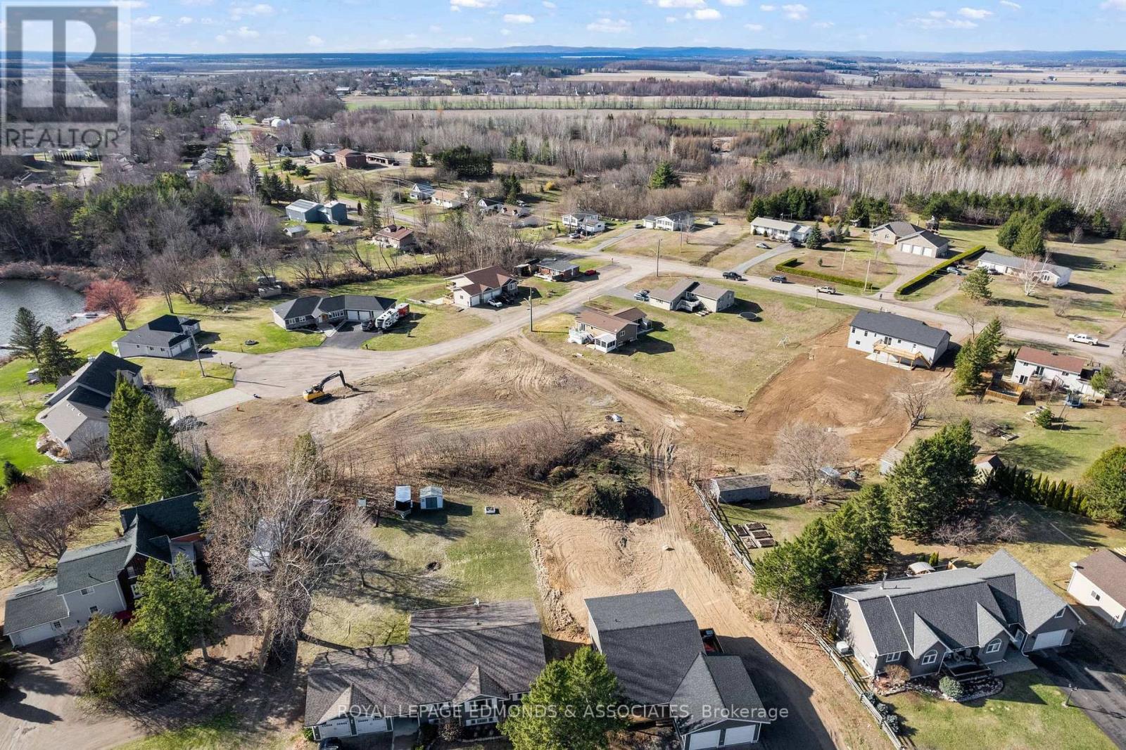 












5 MAPLEVIEW COURT

,
Whitewater Region,







Ontario
K0J1C0


