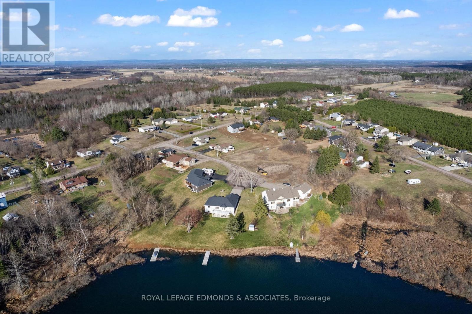 












5 MAPLEVIEW COURT

,
Whitewater Region,







Ontario
K0J1C0


