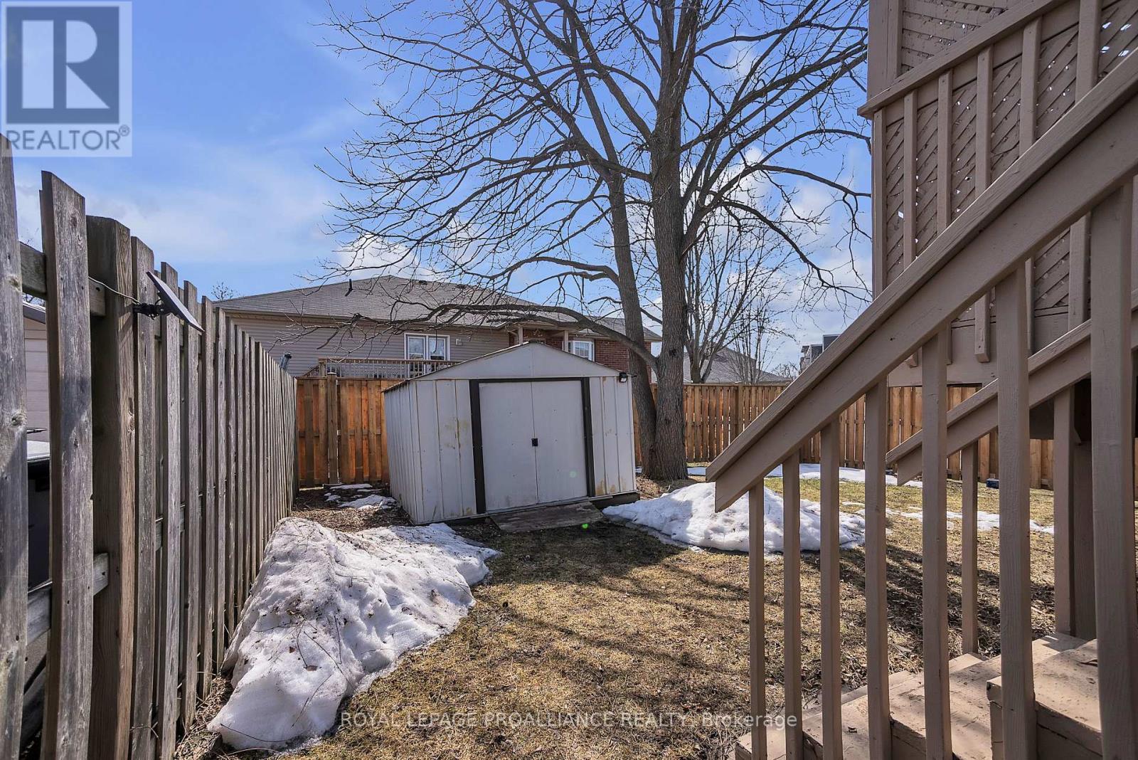 












25 EMILY STREET

,
Belleville (Belleville Ward),




Ontario
K8N2P4

