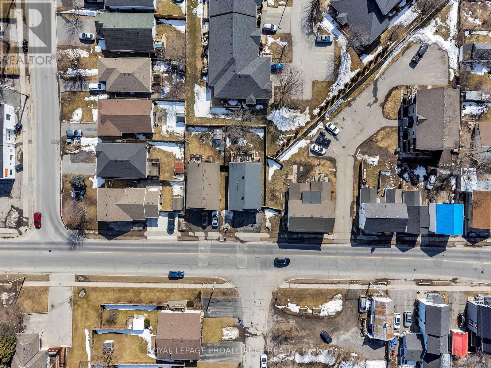 












25 EMILY STREET

,
Belleville (Belleville Ward),




Ontario
K8N2P4


