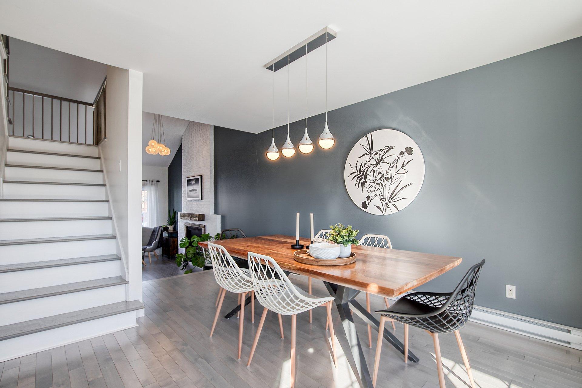 









7154


Rue Louis-Hébert

,
Longueuil (Saint-Hubert),




QC
J3Y8E9


