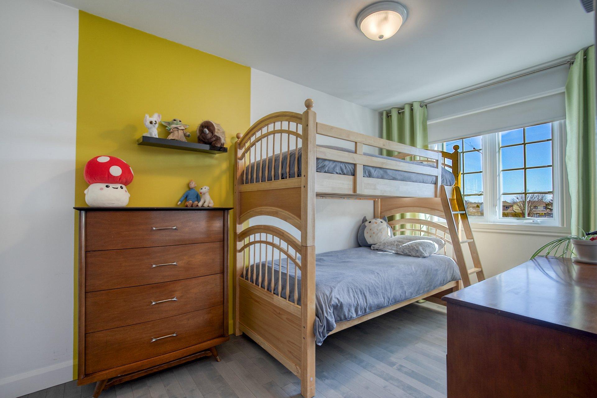 









7154


Rue Louis-Hébert

,
Longueuil (Saint-Hubert),




QC
J3Y8E9

