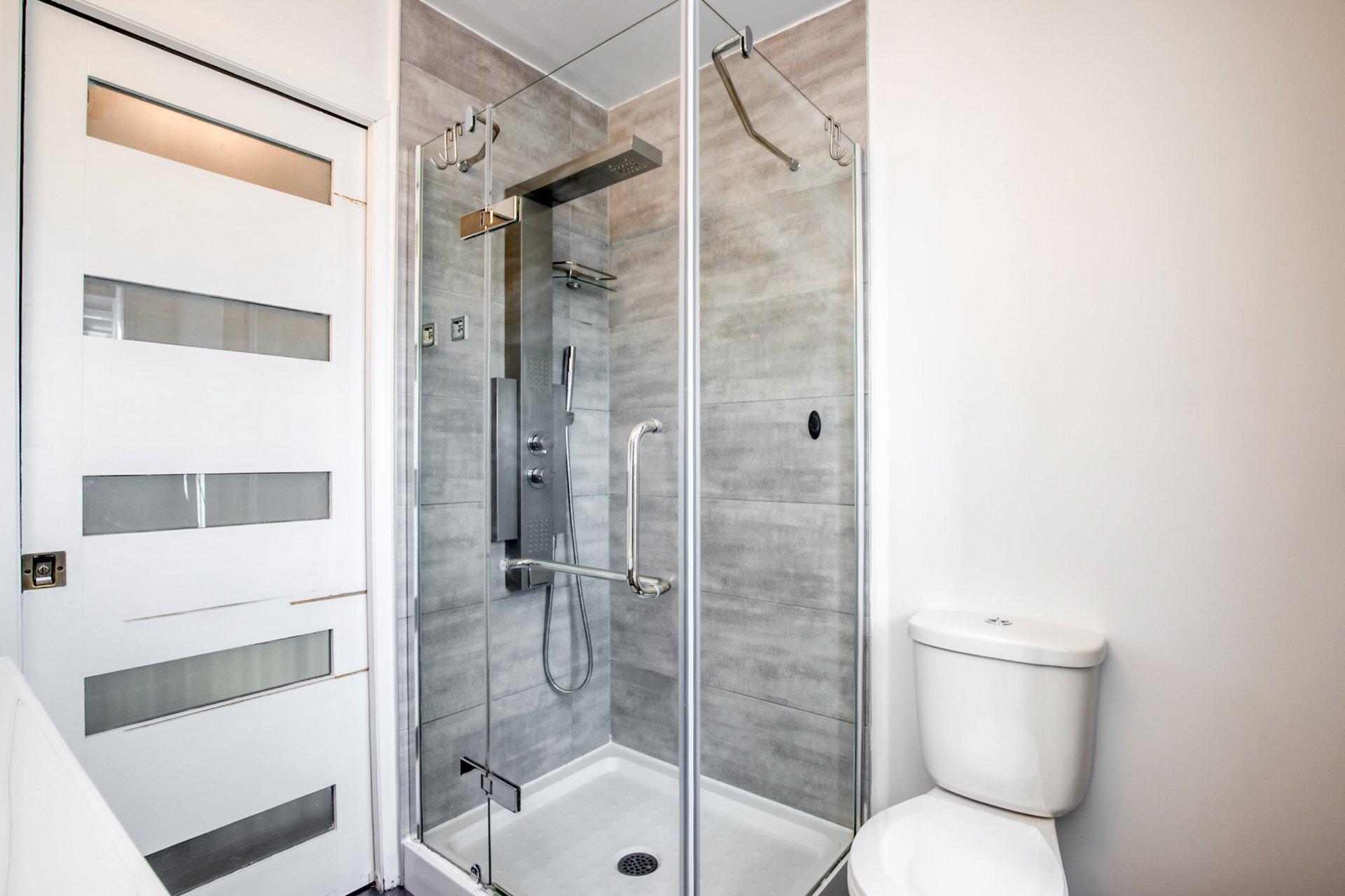 









7154


Rue Louis-Hébert

,
Longueuil (Saint-Hubert),




QC
J3Y8E9

