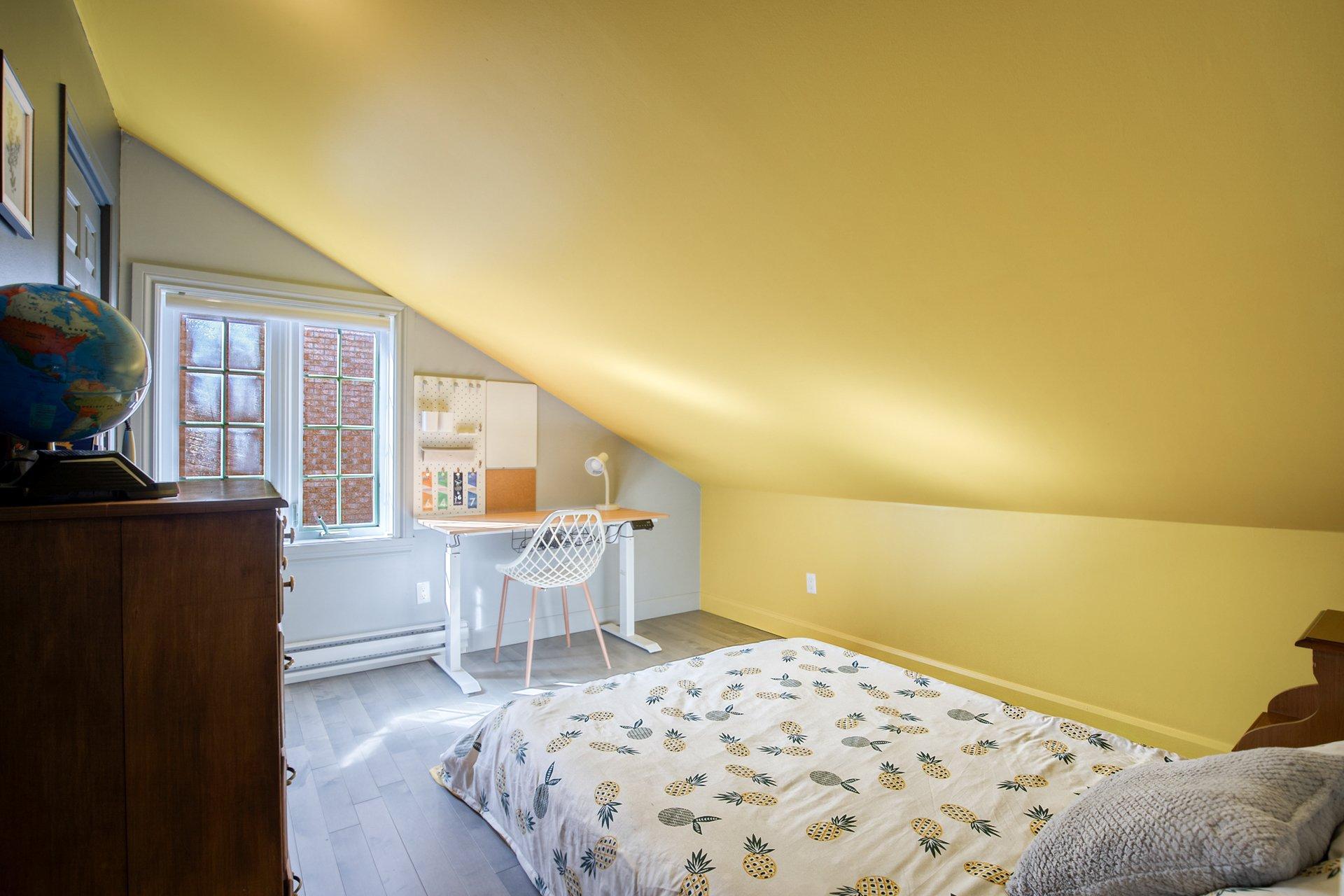 









7154


Rue Louis-Hébert

,
Longueuil (Saint-Hubert),




QC
J3Y8E9

