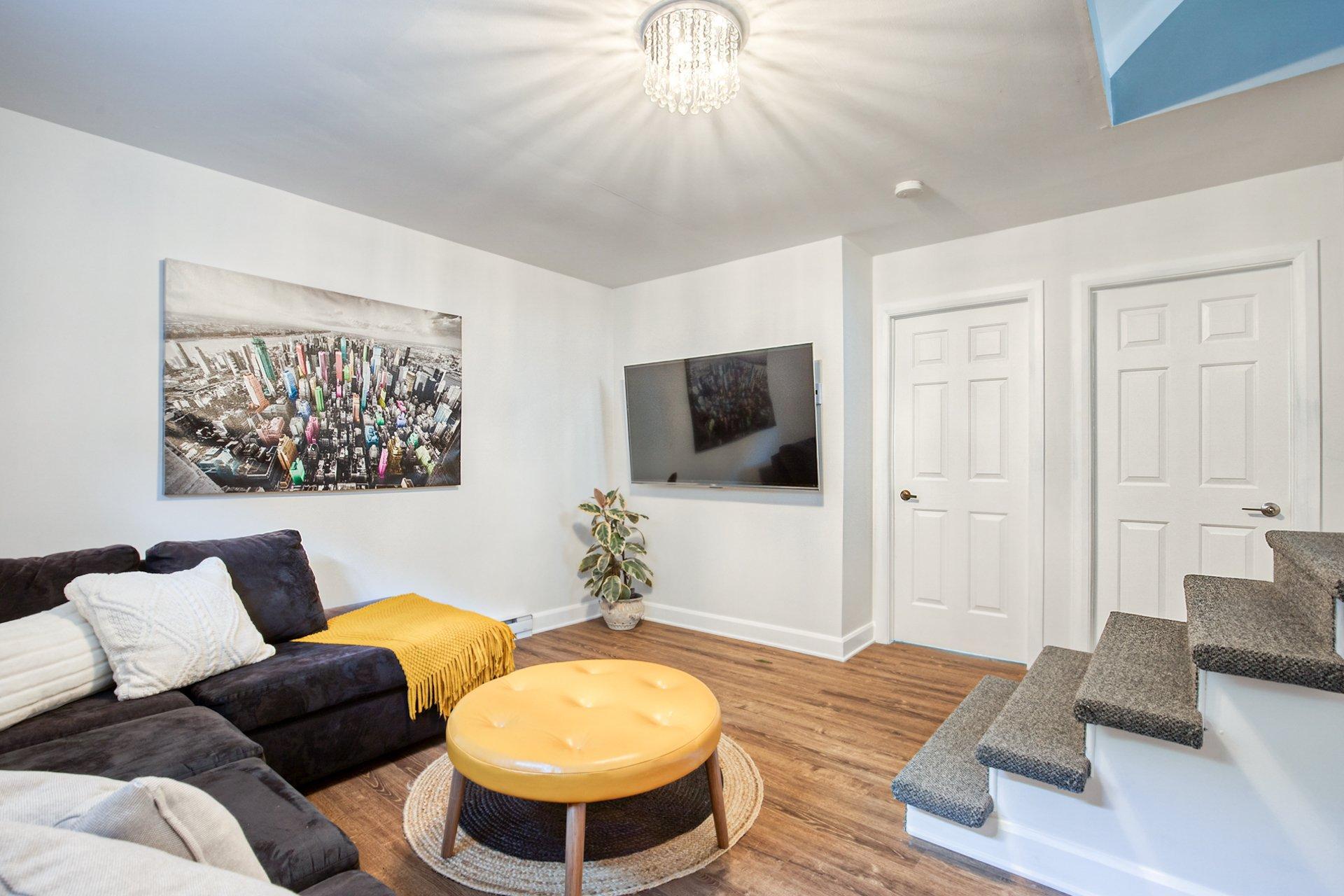 









7154


Rue Louis-Hébert

,
Longueuil (Saint-Hubert),




QC
J3Y8E9

