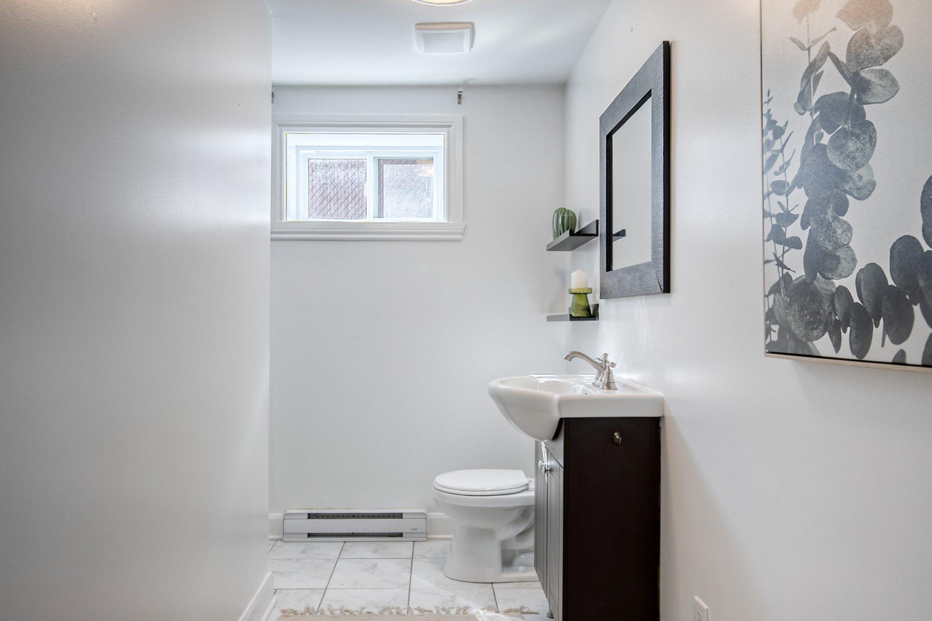 









7154


Rue Louis-Hébert

,
Longueuil (Saint-Hubert),




QC
J3Y8E9

