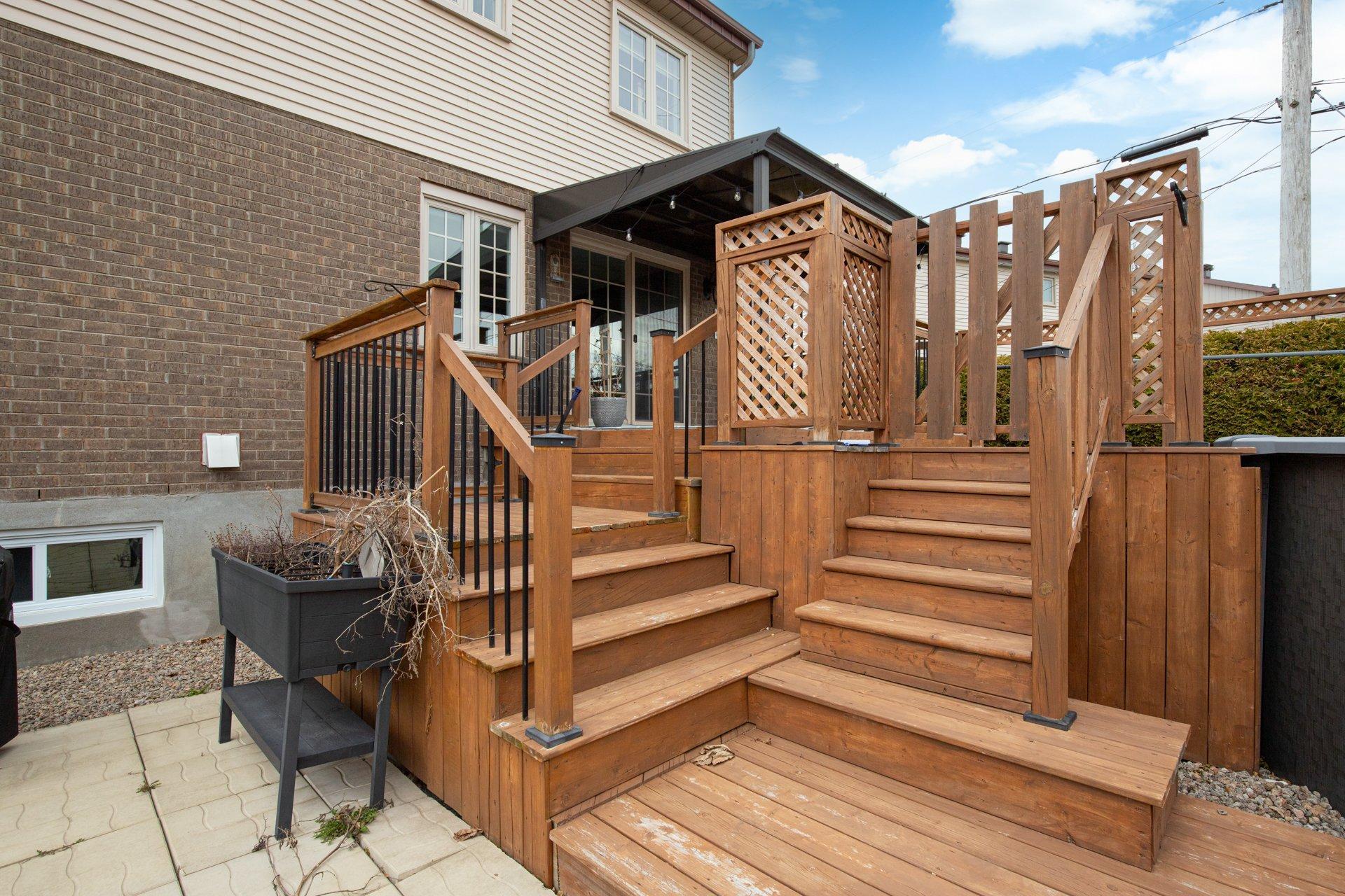 









7154


Rue Louis-Hébert

,
Longueuil (Saint-Hubert),




QC
J3Y8E9

