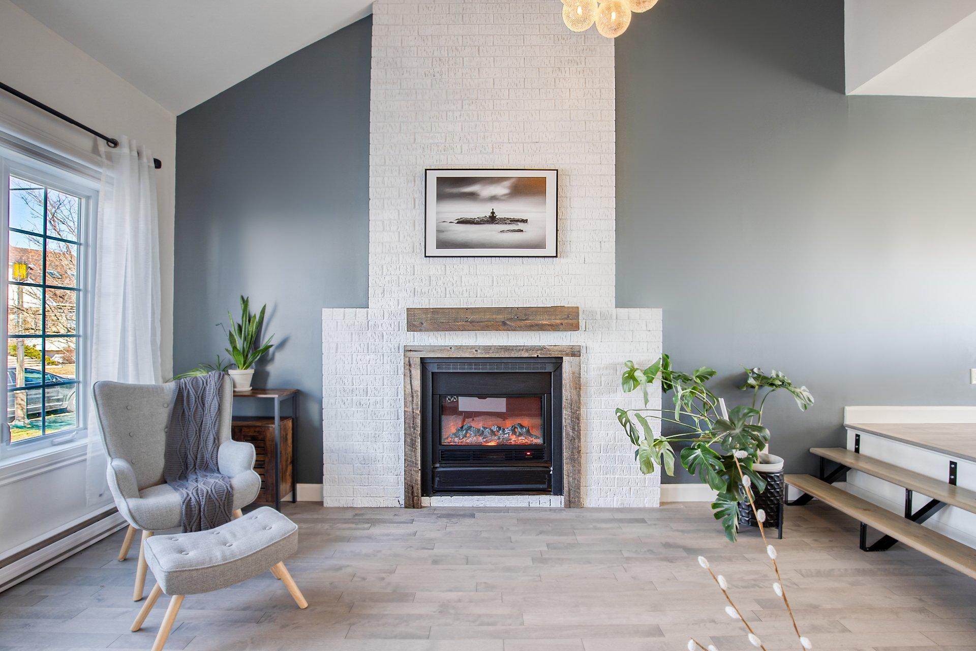 









7154


Rue Louis-Hébert

,
Longueuil (Saint-Hubert),




QC
J3Y8E9

