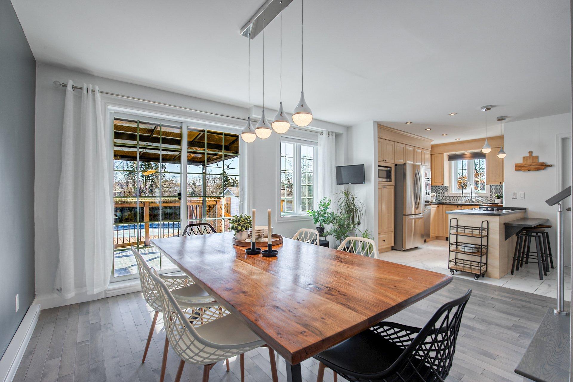 









7154


Rue Louis-Hébert

,
Longueuil (Saint-Hubert),




QC
J3Y8E9

