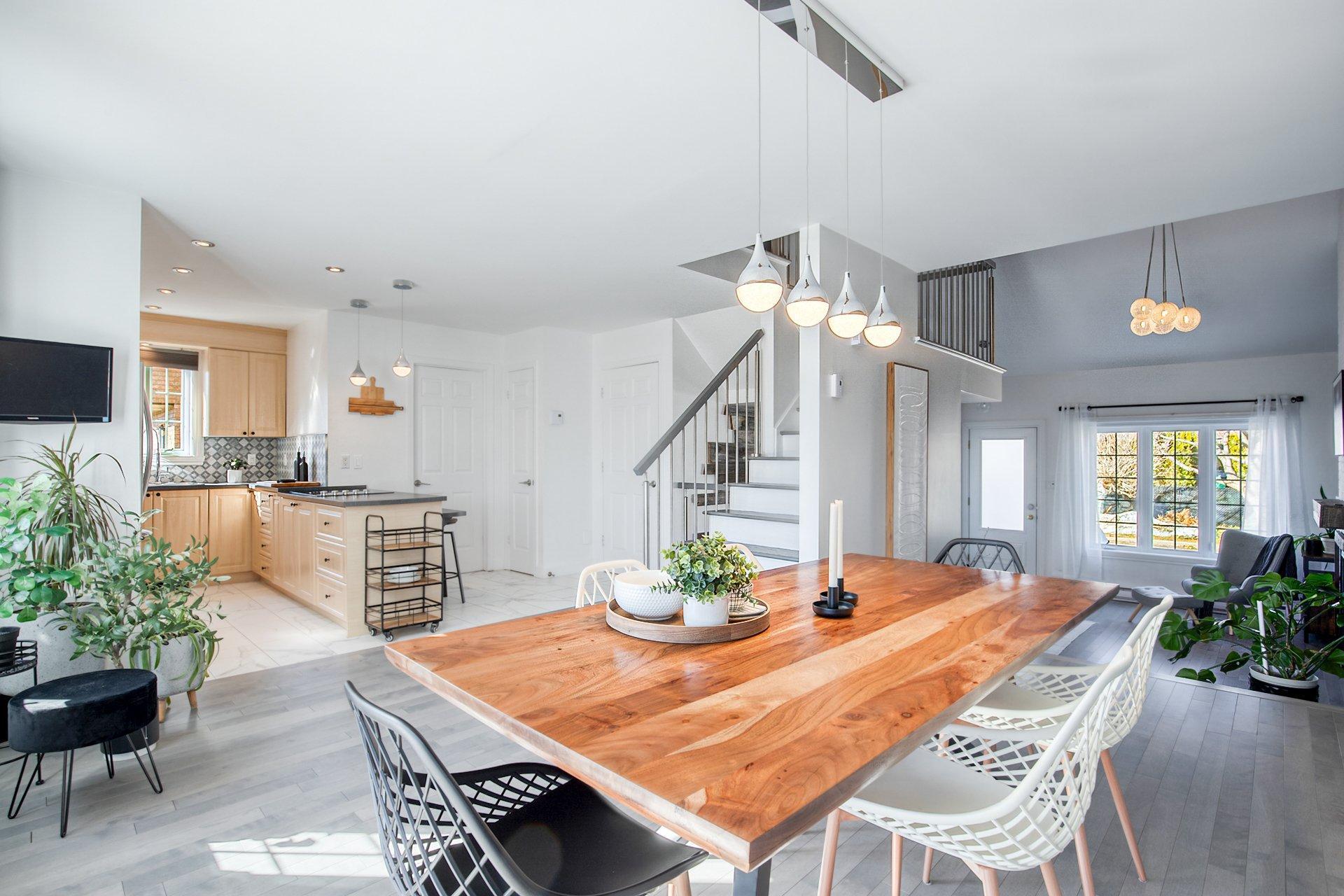 









7154


Rue Louis-Hébert

,
Longueuil (Saint-Hubert),




QC
J3Y8E9

