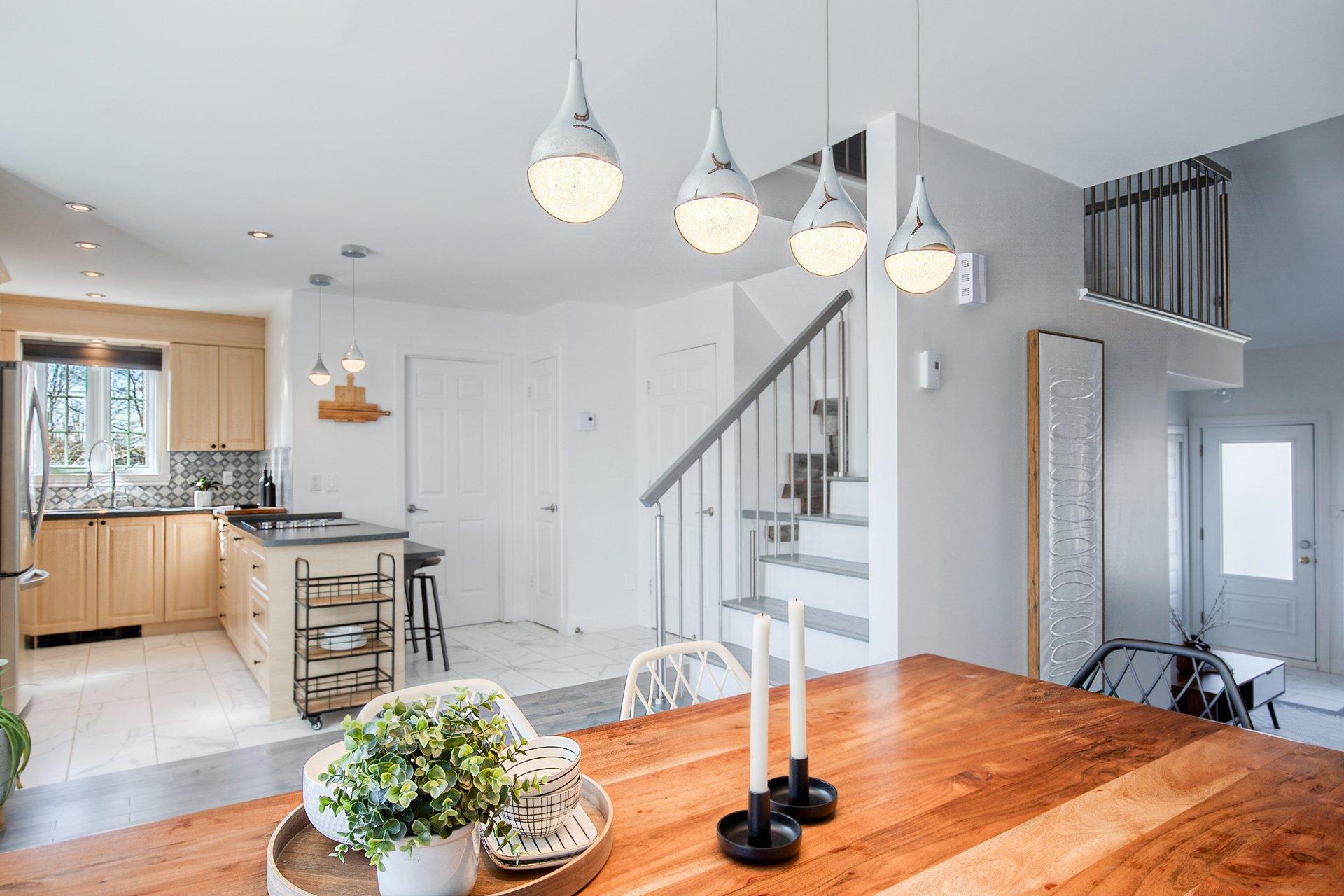









7154


Rue Louis-Hébert

,
Longueuil (Saint-Hubert),




QC
J3Y8E9

