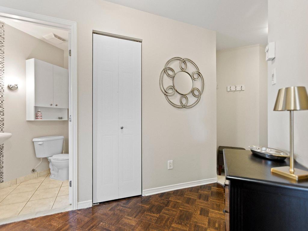 









205

 - 409


Av. Dorval

,
Dorval,




QC
H9S3H2

