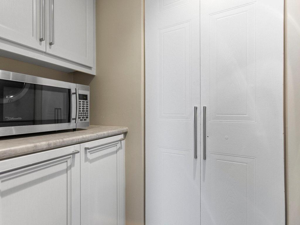 









205

 - 409


Av. Dorval

,
Dorval,




QC
H9S3H2

