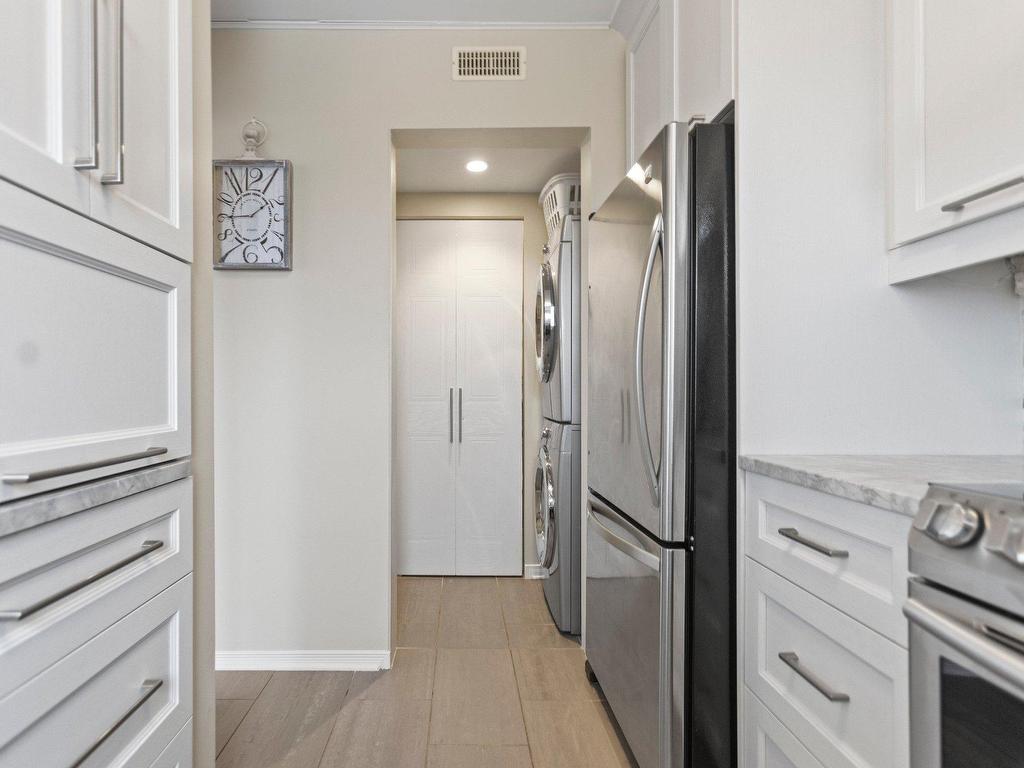 









205

 - 409


Av. Dorval

,
Dorval,




QC
H9S3H2

