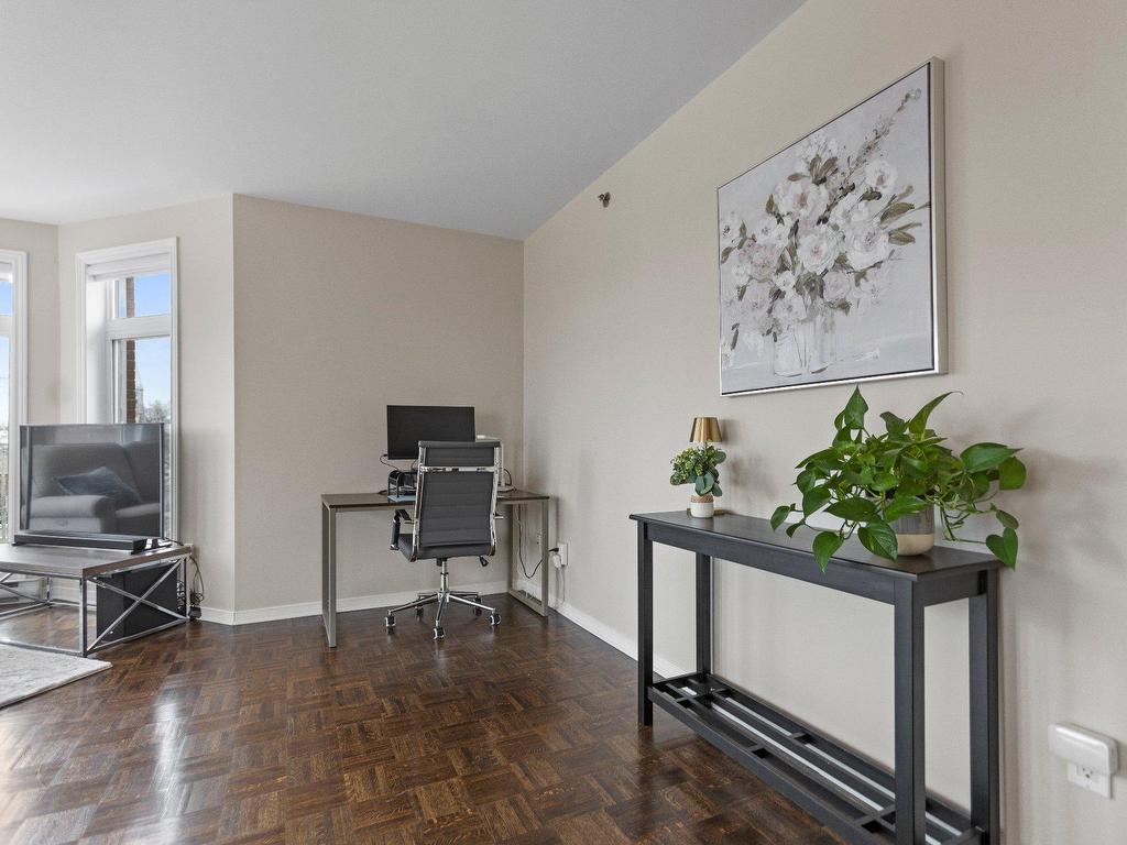 









205

 - 409


Av. Dorval

,
Dorval,




QC
H9S3H2


