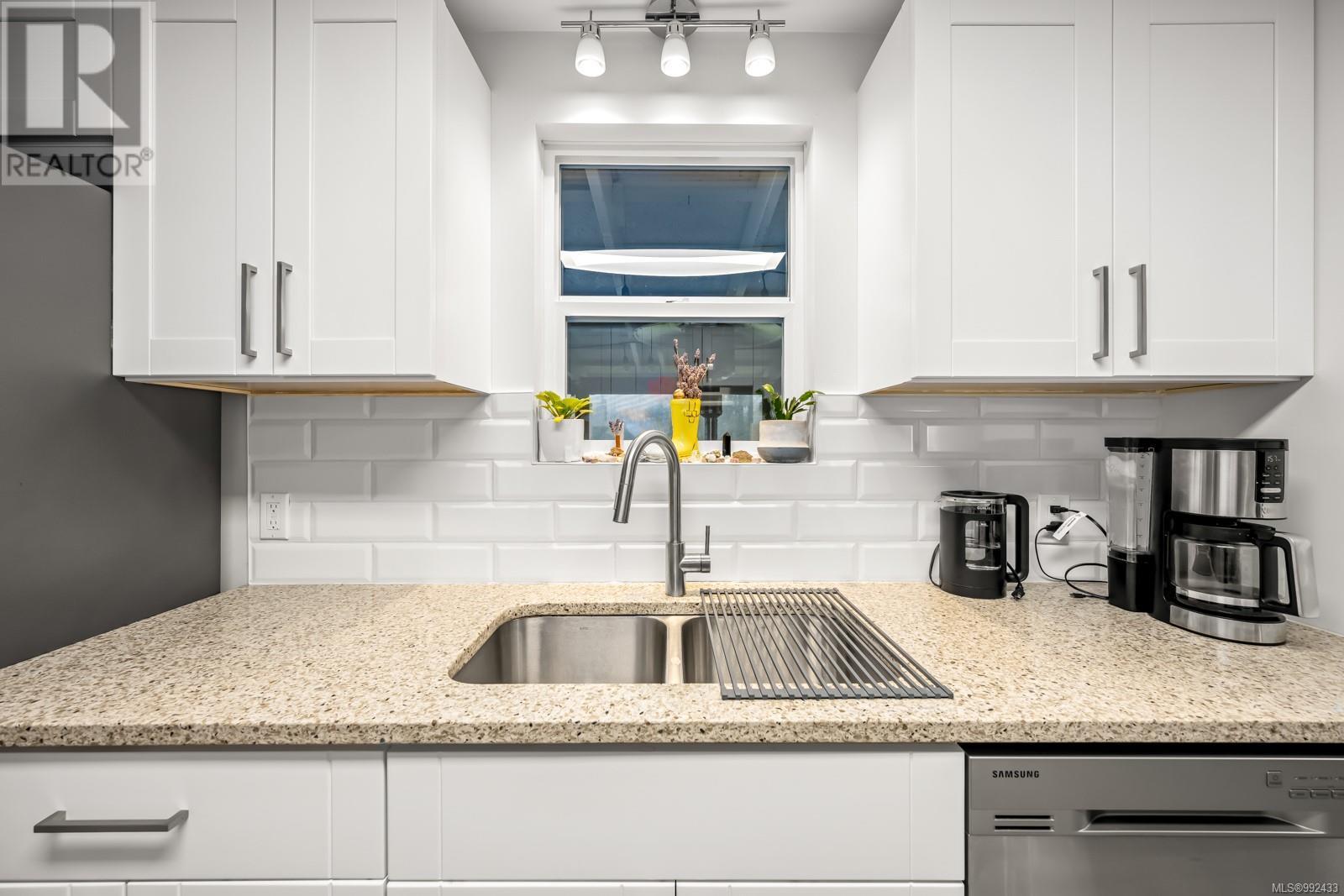 












1770 Holmstrom Rd

,
Campbell River,




British Columbia
V9W3T3


