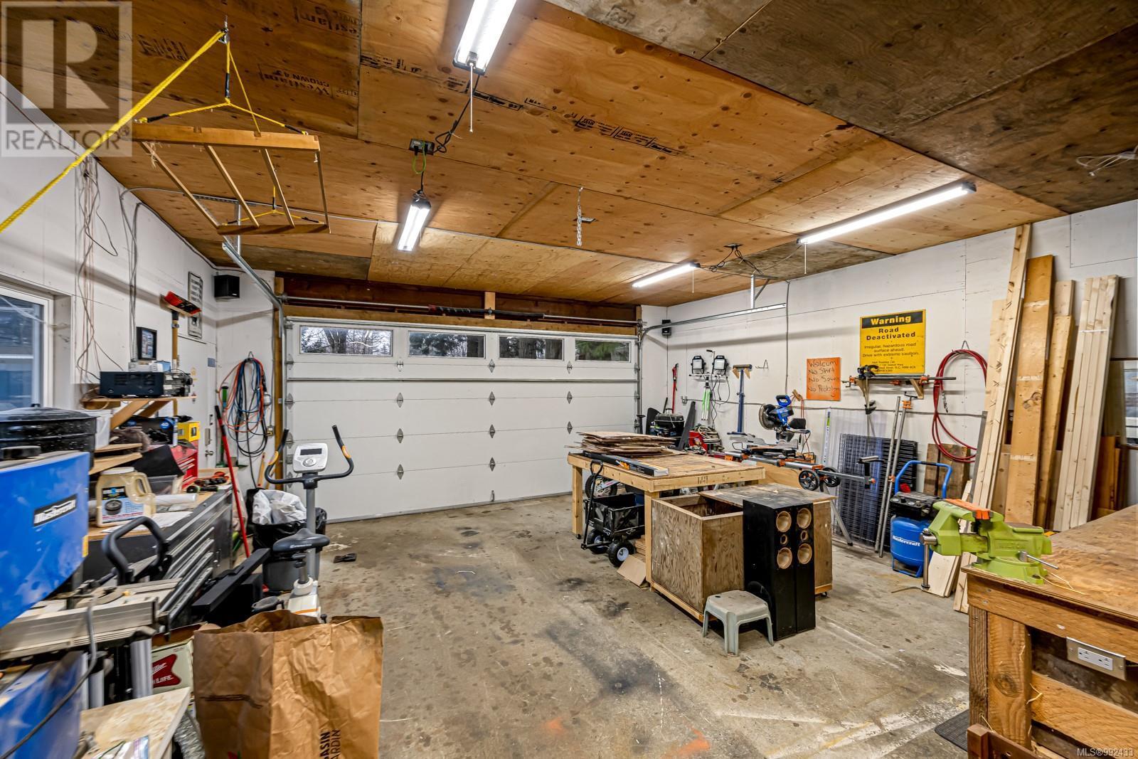 












1770 Holmstrom Rd

,
Campbell River,




British Columbia
V9W3T3

