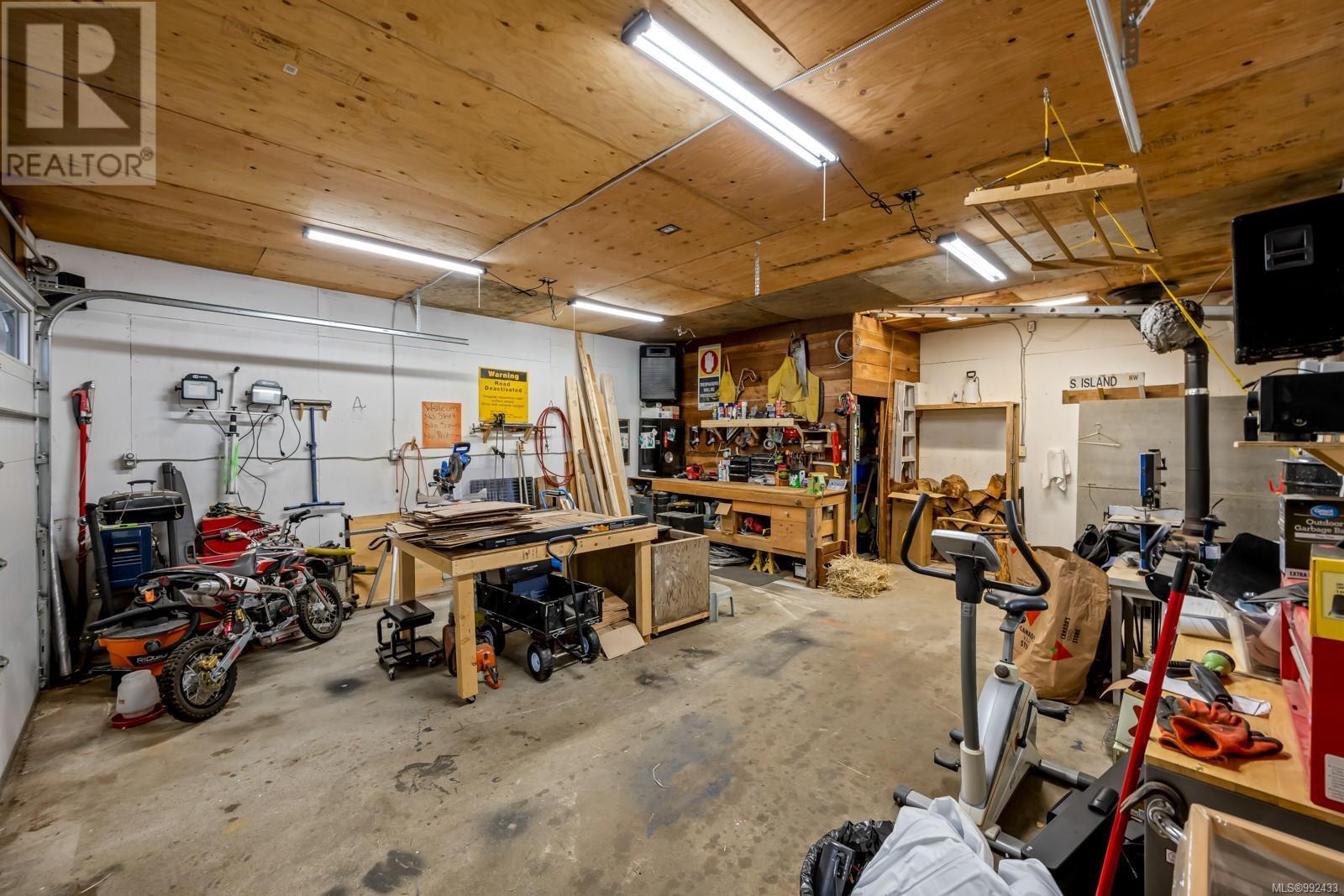 












1770 Holmstrom Rd

,
Campbell River,




British Columbia
V9W3T3

