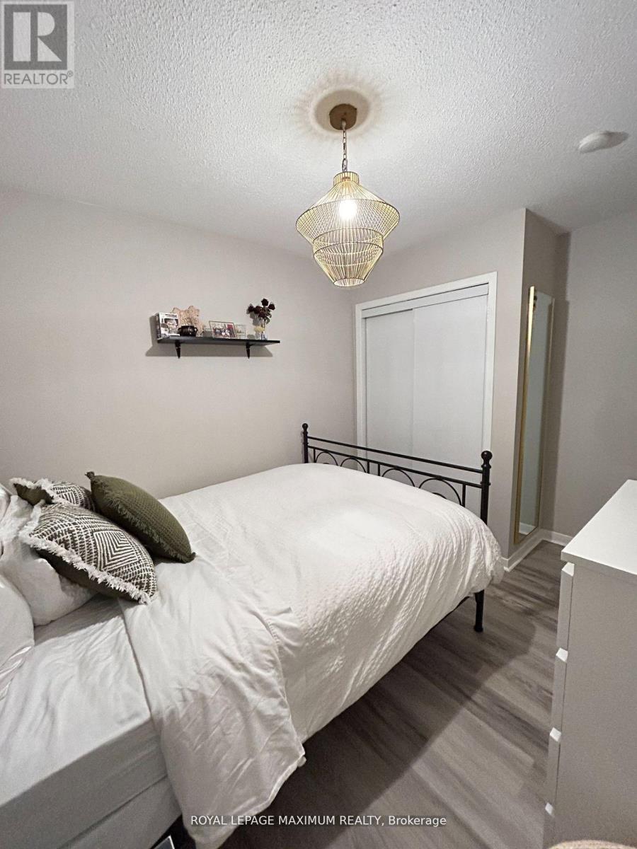 












360 FIRST AVENUE

,
Welland,




Ontario
L3C5Y9

