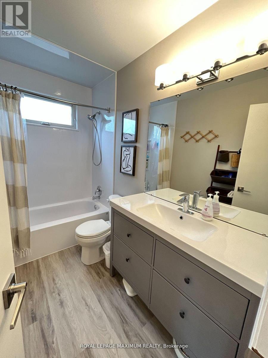












360 FIRST AVENUE

,
Welland,




Ontario
L3C5Y9

