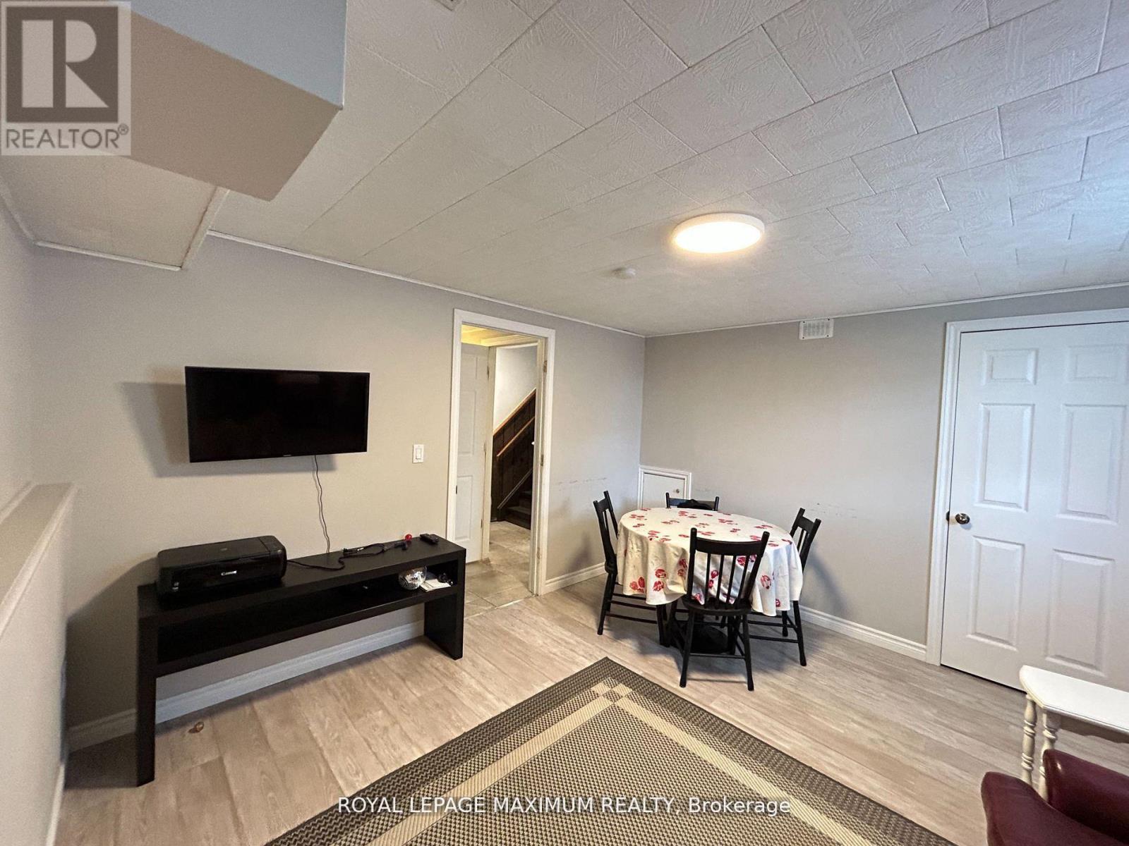 












360 FIRST AVENUE

,
Welland,




Ontario
L3C5Y9

