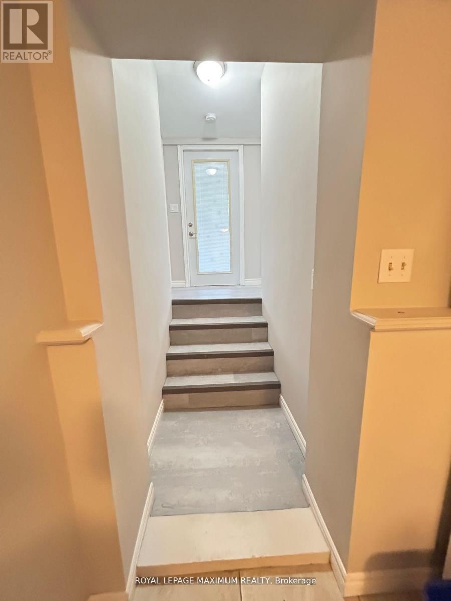 












360 FIRST AVENUE

,
Welland,




Ontario
L3C5Y9

