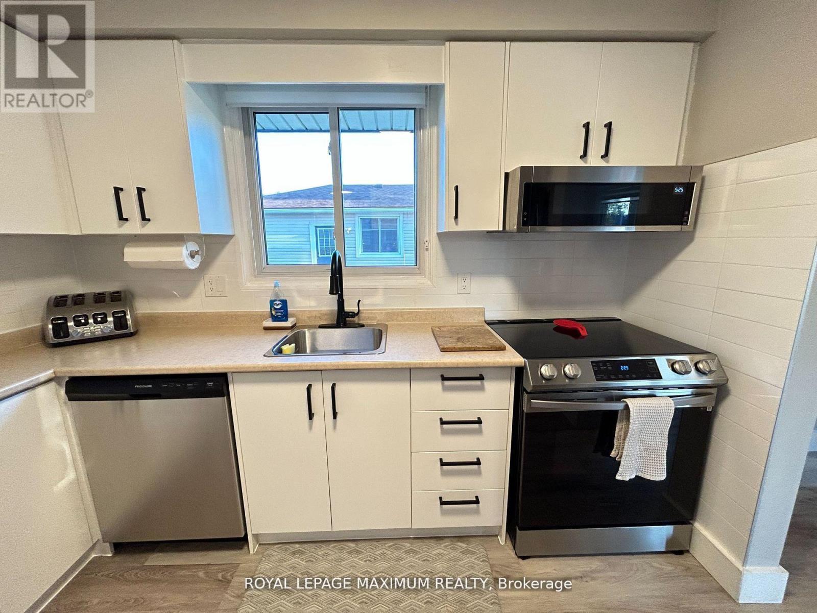 












360 FIRST AVENUE

,
Welland,




Ontario
L3C5Y9

