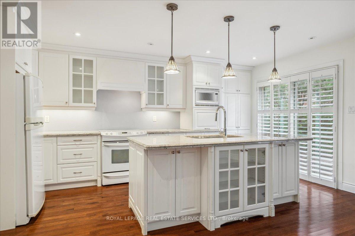 












172 RIVER OAKS BOULEVARD E

,
Oakville,




Ontario
L6H5N7

