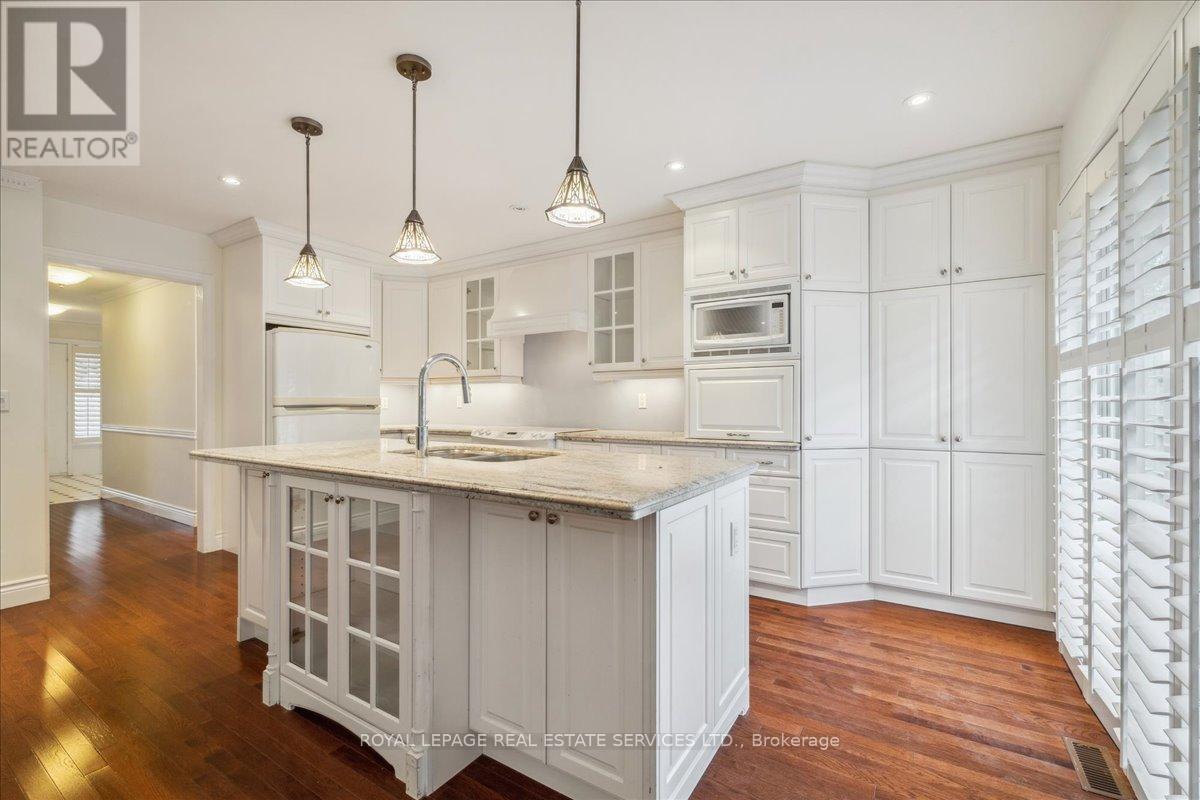 












172 RIVER OAKS BOULEVARD E

,
Oakville,




Ontario
L6H5N7


