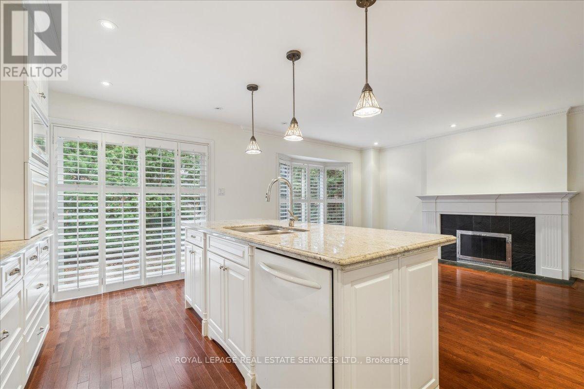 












172 RIVER OAKS BOULEVARD E

,
Oakville,




Ontario
L6H5N7

