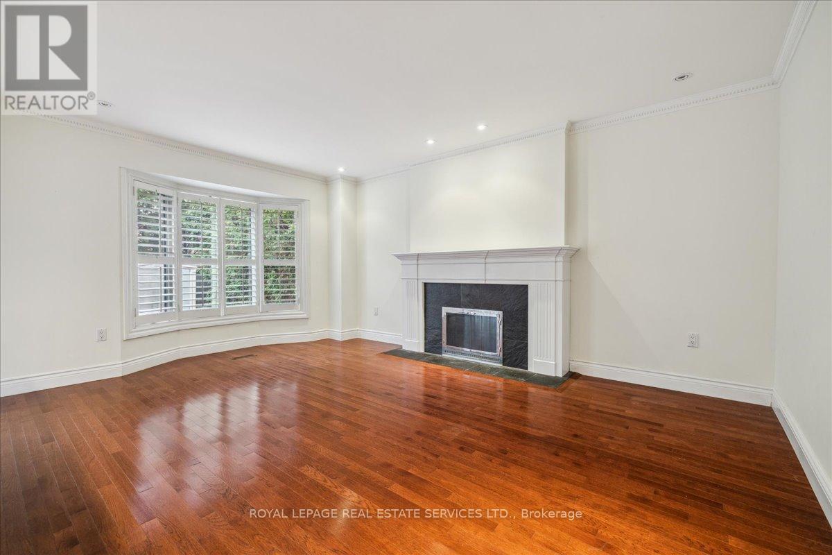 












172 RIVER OAKS BOULEVARD E

,
Oakville,




Ontario
L6H5N7

