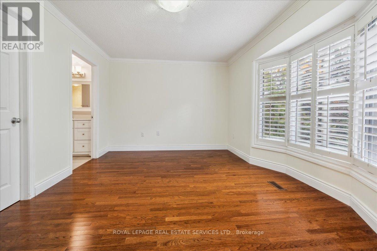 












172 RIVER OAKS BOULEVARD E

,
Oakville,




Ontario
L6H5N7

