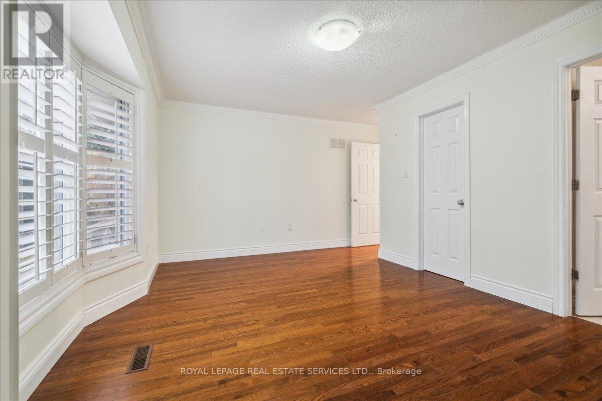 












172 RIVER OAKS BOULEVARD E

,
Oakville,




Ontario
L6H5N7

