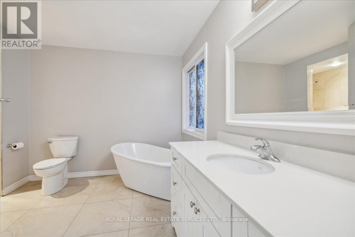












172 RIVER OAKS BOULEVARD E

,
Oakville,




Ontario
L6H5N7

