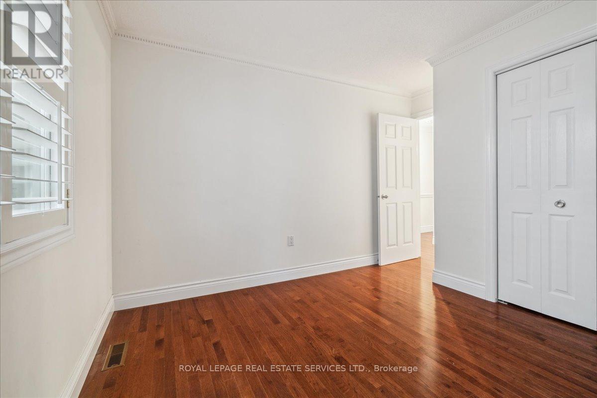 












172 RIVER OAKS BOULEVARD E

,
Oakville,




Ontario
L6H5N7

