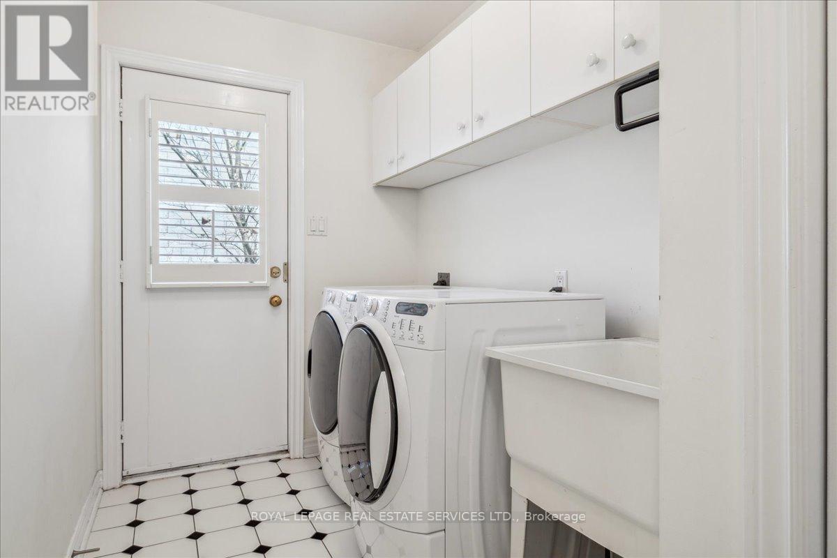 












172 RIVER OAKS BOULEVARD E

,
Oakville,




Ontario
L6H5N7

