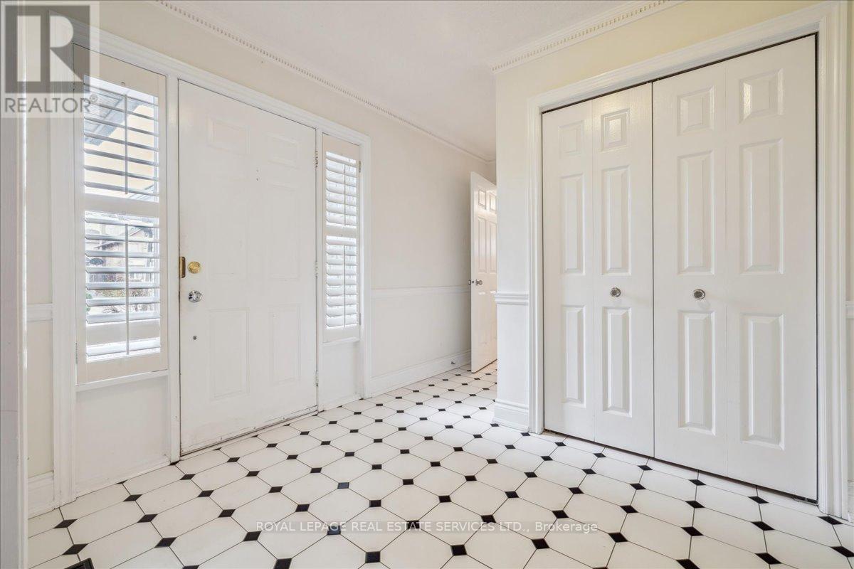 












172 RIVER OAKS BOULEVARD E

,
Oakville,




Ontario
L6H5N7

