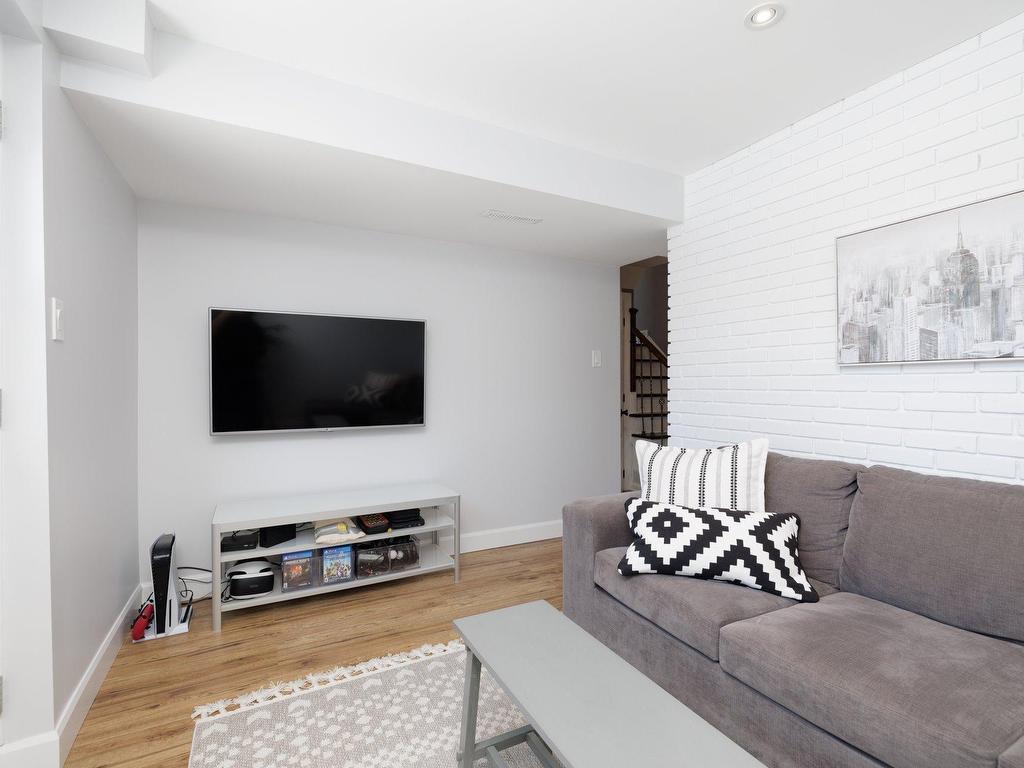 









28


Rue Hazelwood

,
Dollard-des-Ormeaux,




QC
H9A2N6


