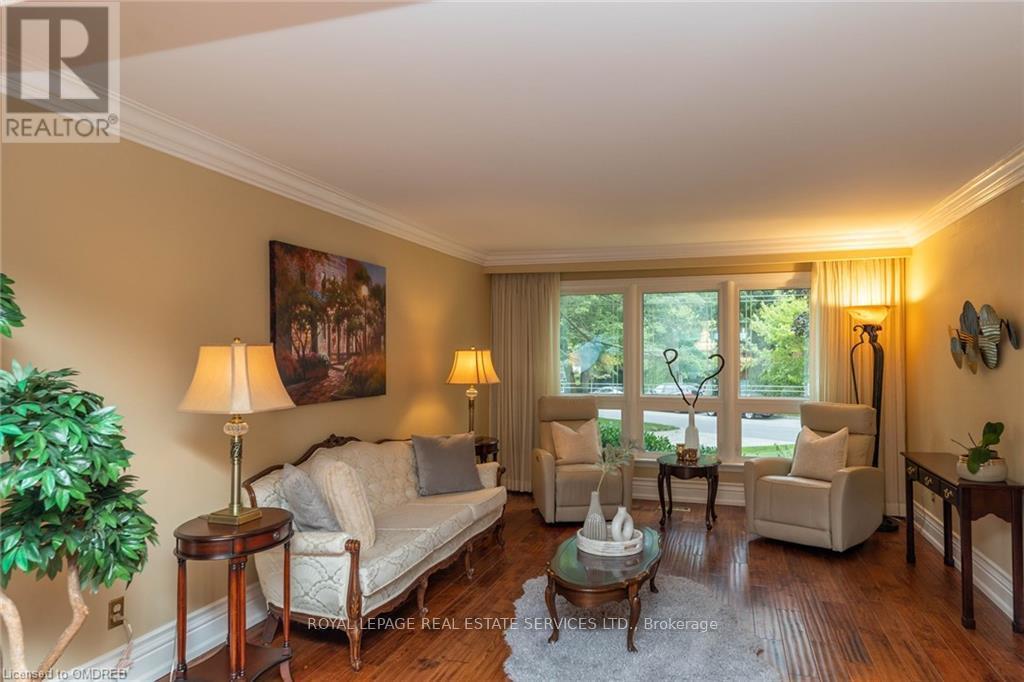 












2123 KAWARTHA CRESCENT

,
Mississauga,




Ontario
L5H3P8


