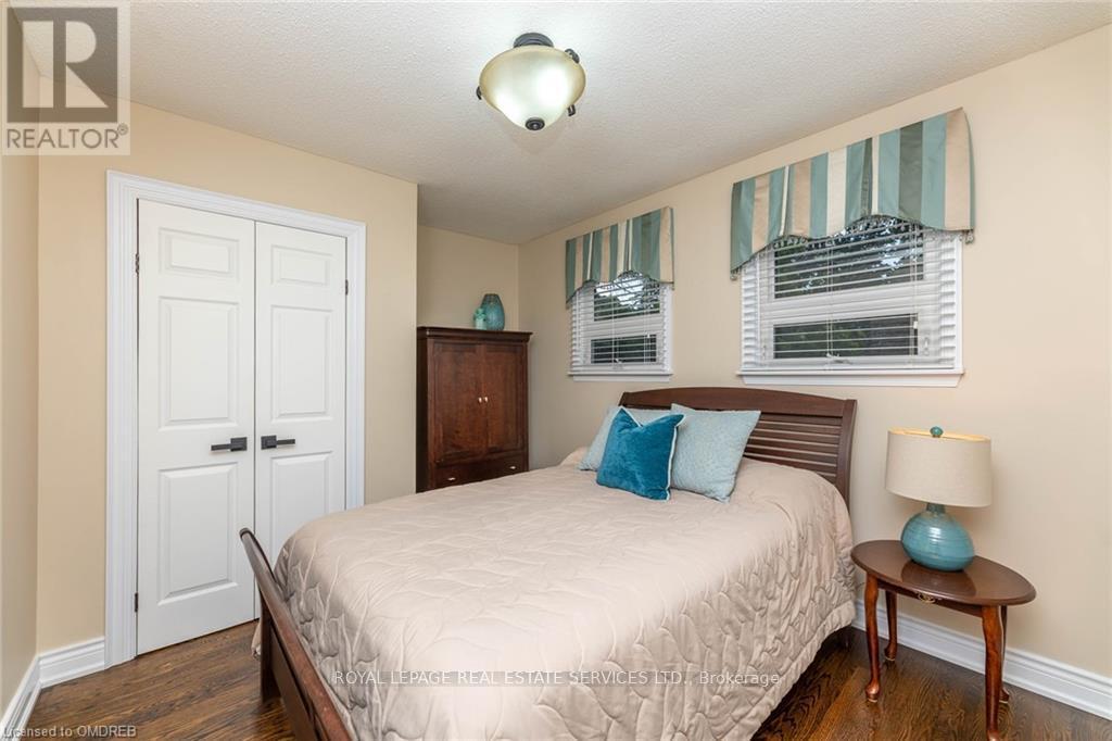 












2123 KAWARTHA CRESCENT

,
Mississauga,




Ontario
L5H3P8

