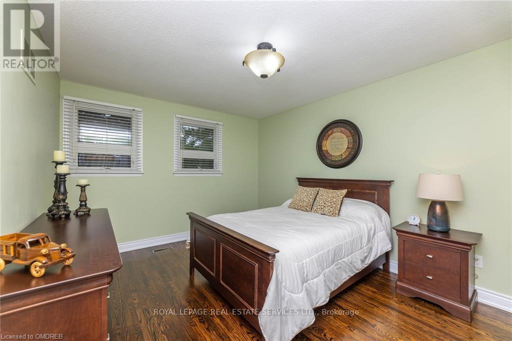 












2123 KAWARTHA CRESCENT

,
Mississauga,




Ontario
L5H3P8

