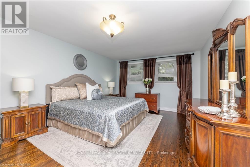 












2123 KAWARTHA CRESCENT

,
Mississauga,




Ontario
L5H3P8

