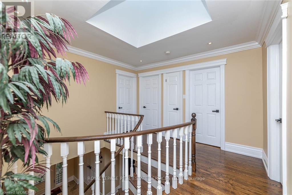 












2123 KAWARTHA CRESCENT

,
Mississauga,




Ontario
L5H3P8

