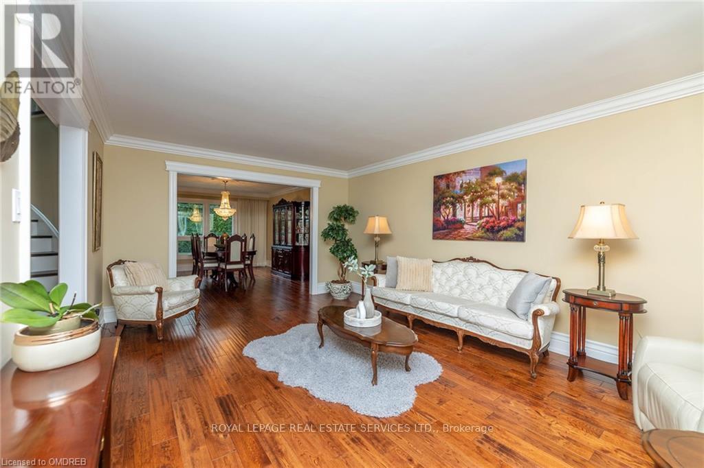












2123 KAWARTHA CRESCENT

,
Mississauga,




Ontario
L5H3P8

