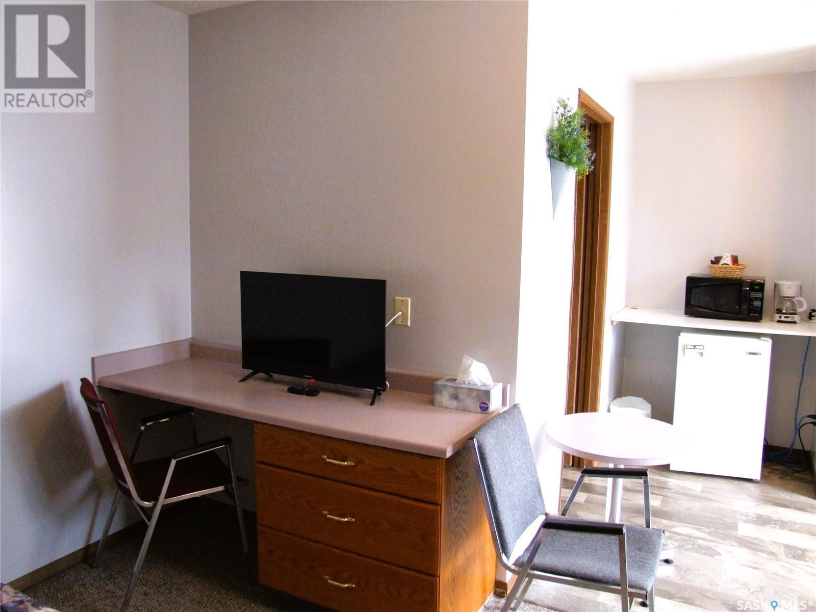 












401 Martin STREET

,
Burstall,




Saskatchewan
S0N0H0

