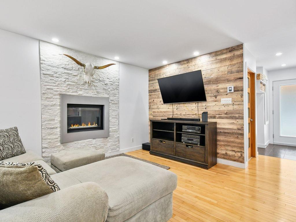 









625


Rue La Bruyère

,
Laval (Auteuil),




QC
H1H1X2

