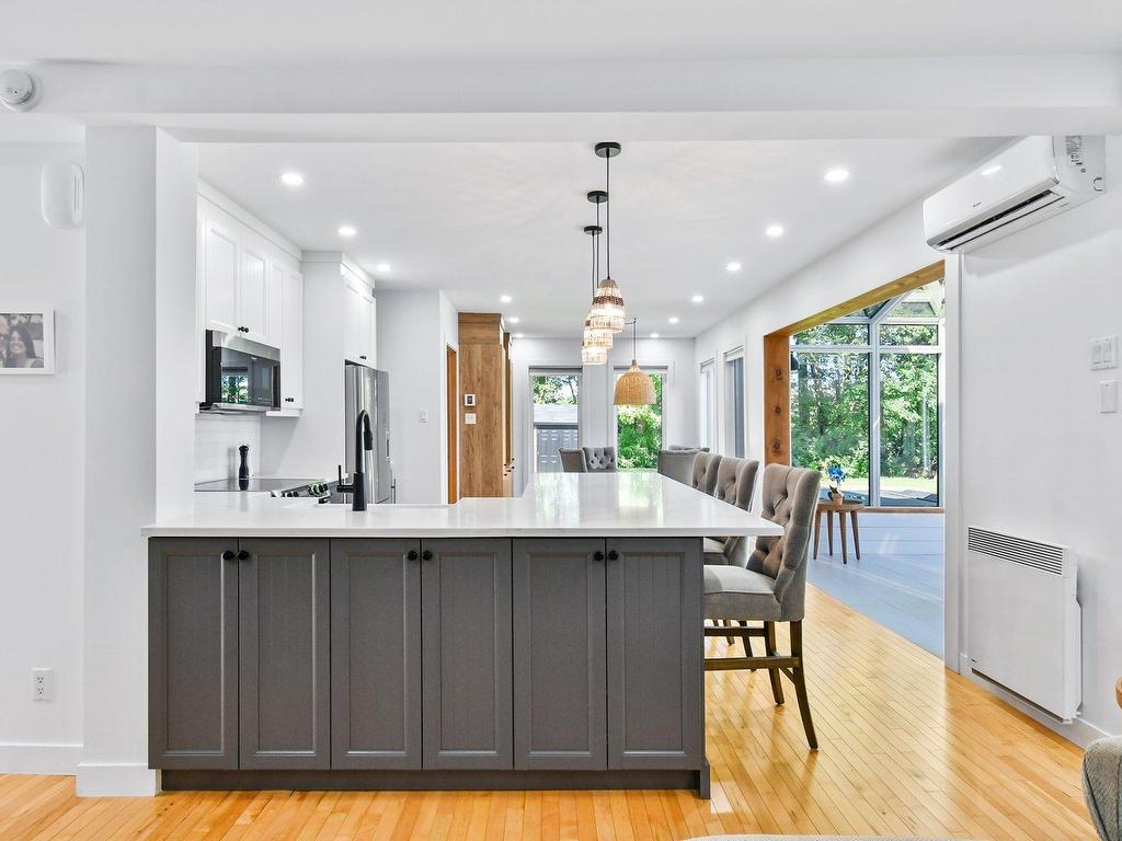 









625


Rue La Bruyère

,
Laval (Auteuil),




QC
H1H1X2

