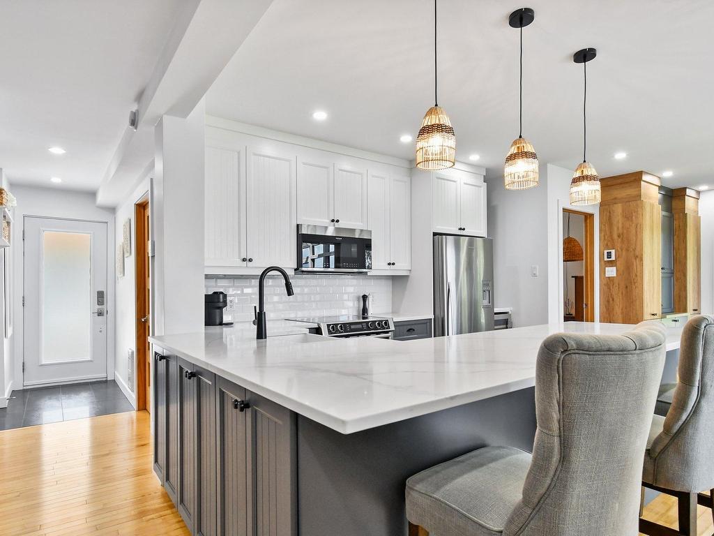 









625


Rue La Bruyère

,
Laval (Auteuil),




QC
H1H1X2

